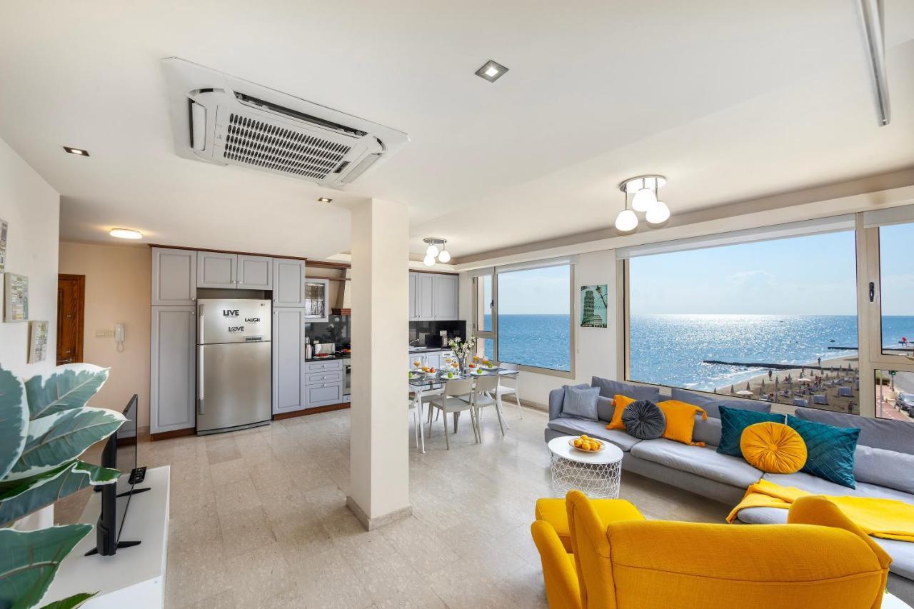 Mackenzie Beachfront Eftyhia Suite Larnaca Esterno foto