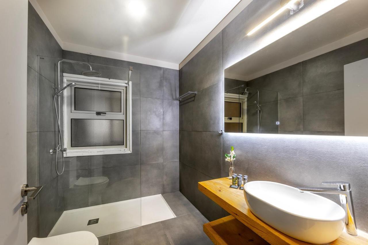 Mackenzie Beachfront Eftyhia Suite Larnaca Esterno foto