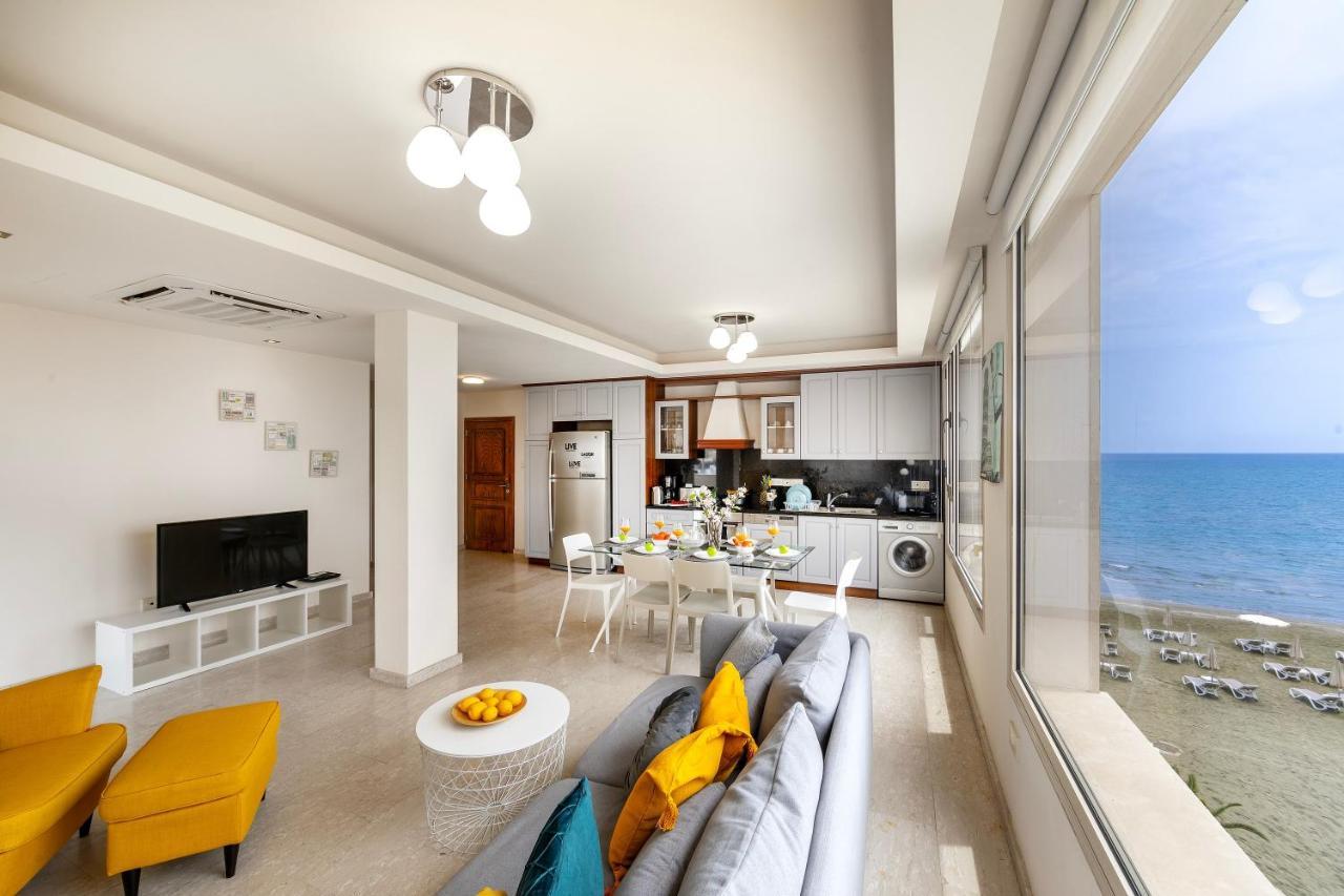 Mackenzie Beachfront Eftyhia Suite Larnaca Esterno foto